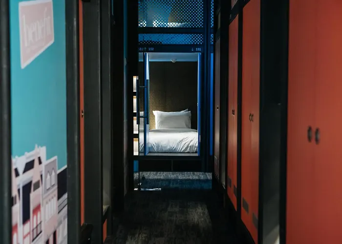 Capsuletransit Airside Klia T2 - Airport Hotel - International Departure Near To Transit Hall, Gate Q